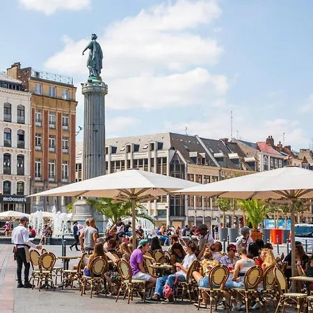 Grand Place - One *
